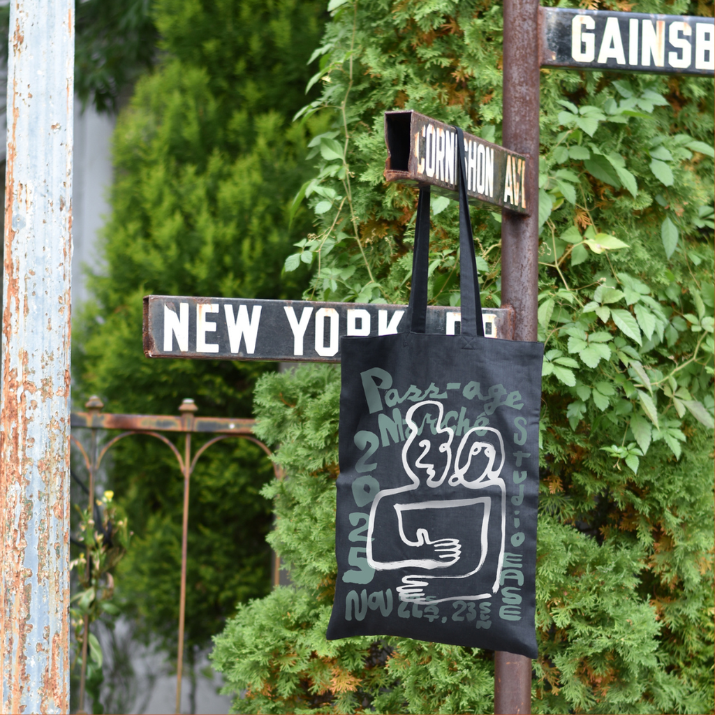 pass-age hand to hand tote